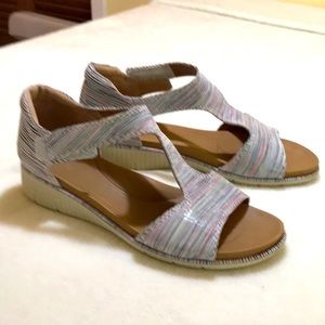 …EUC Nurture Colorful Sandals…9.5 M